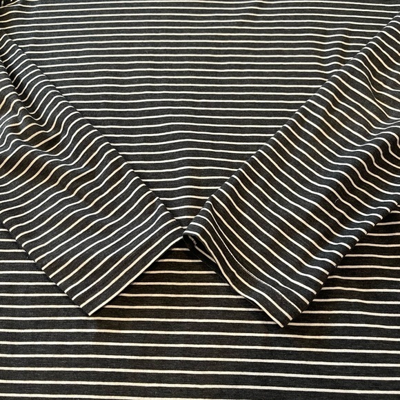 Lululemon Emerald Long Sleeve Modern Stripe Tee, Heathered Black/White, Size 6 - Picture 11 of 15